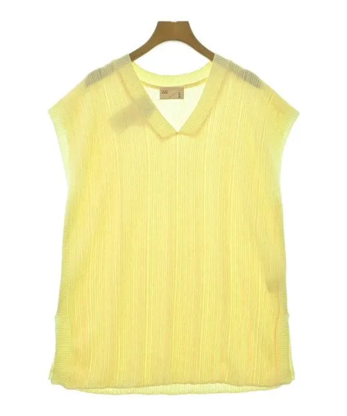 LB.04 Sleeveless tops