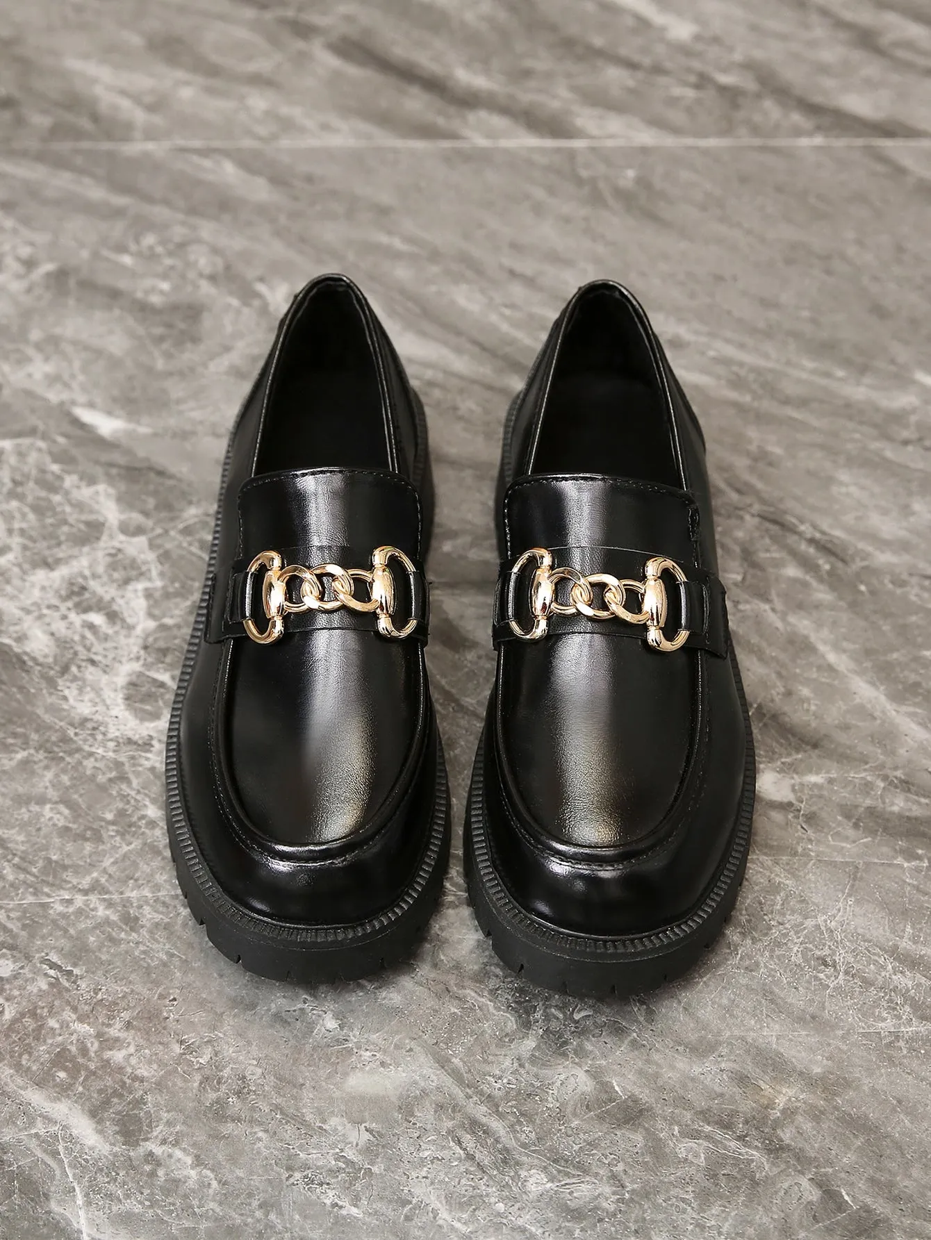 Minimalist Chain Decor Loafers