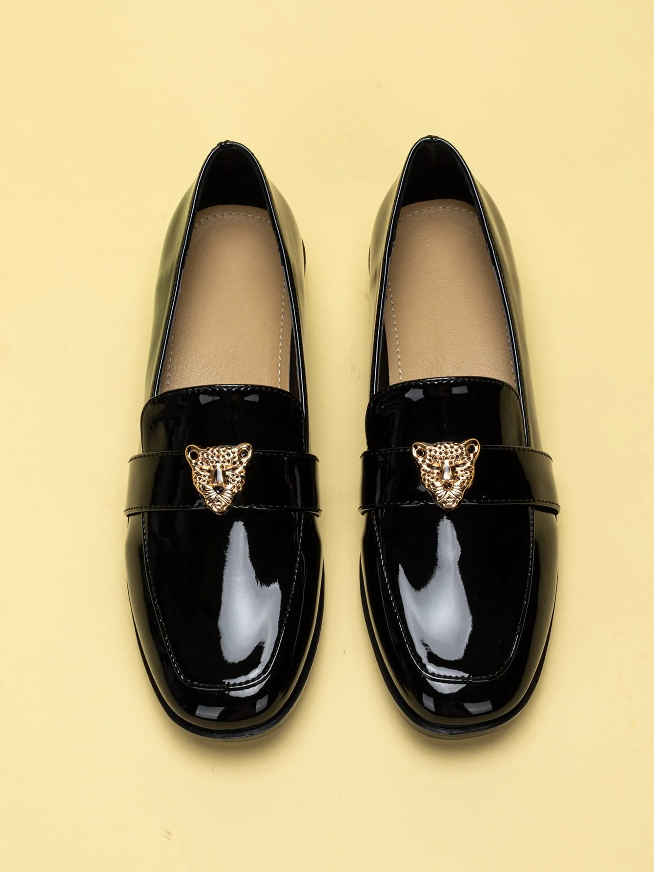 Minimalist Metal Decor Flat Loafers