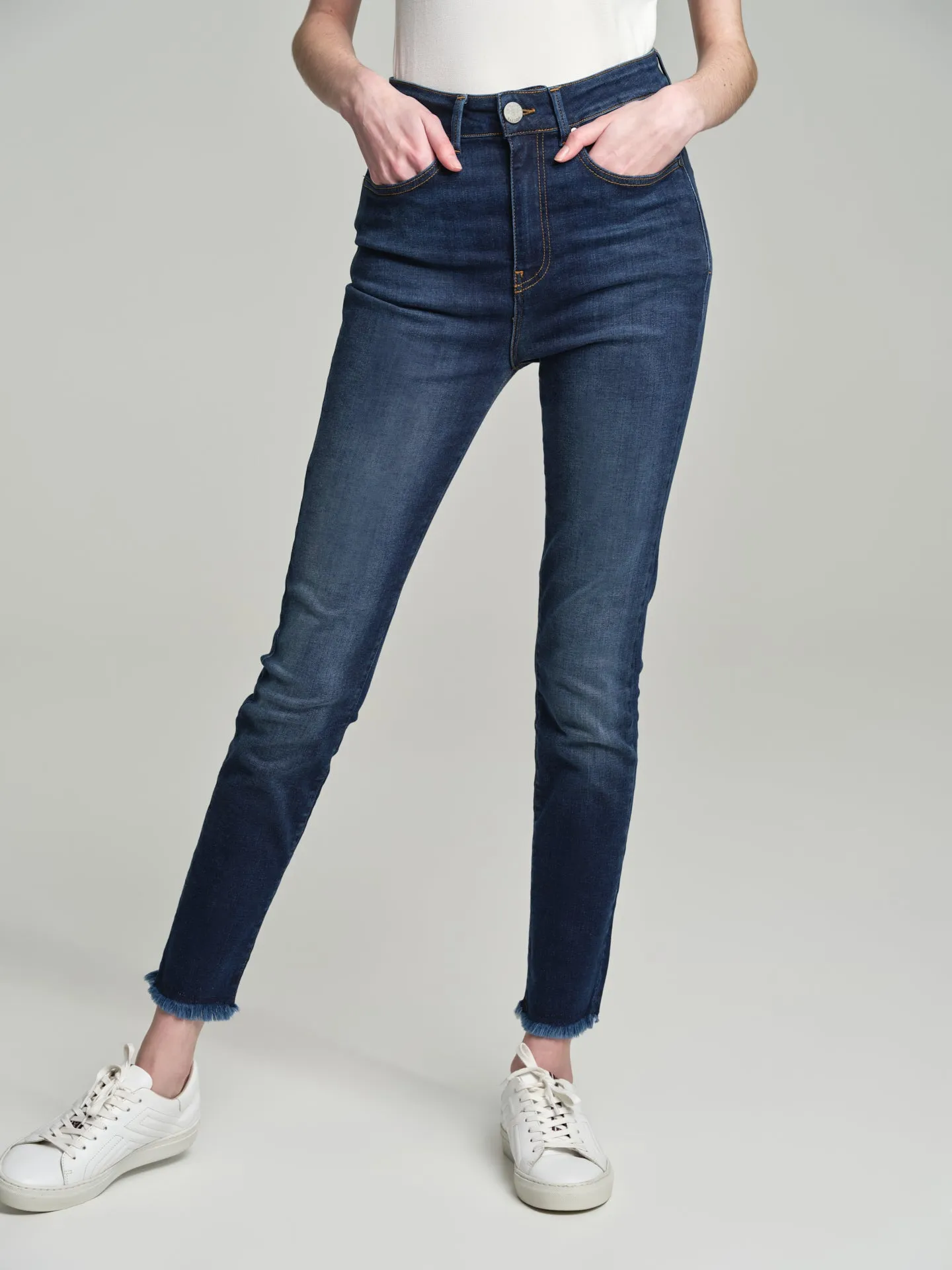 Slim fit high waist jeans