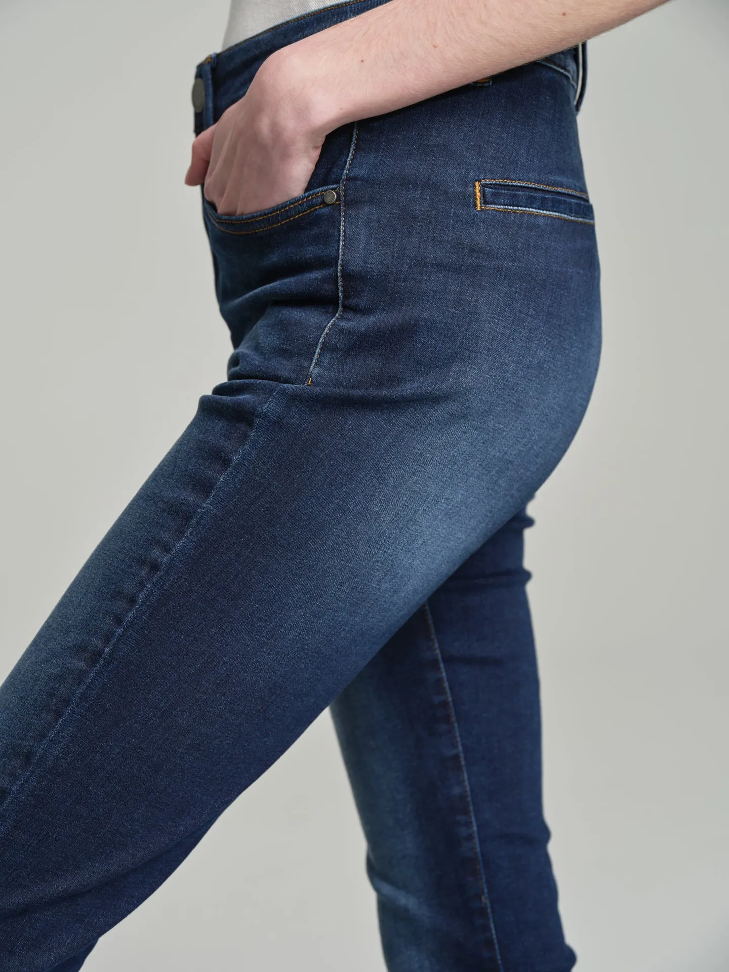 Slim fit high waist jeans