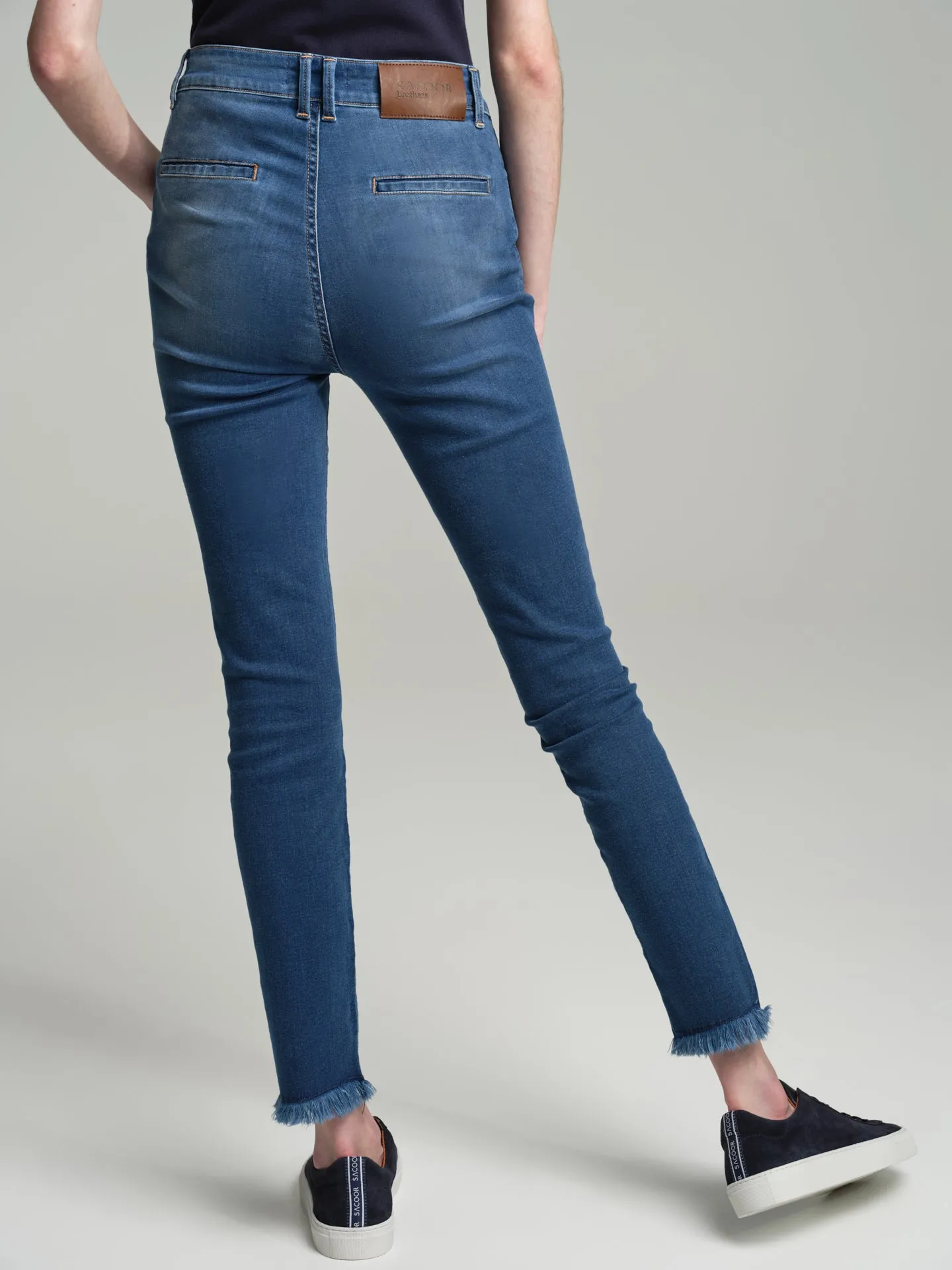 Slim fit high waist jeans