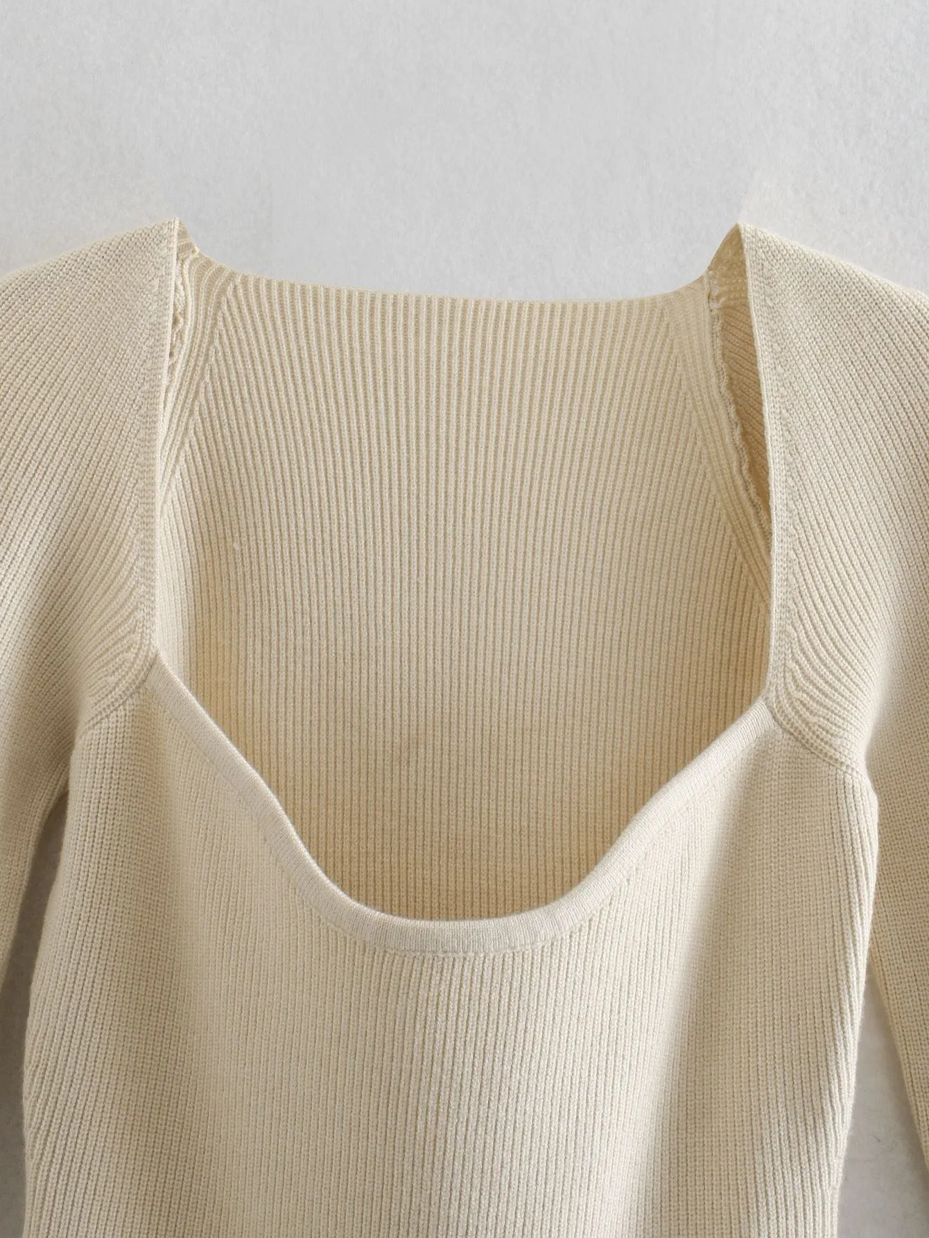 Sweetheart Neckline Fitted Knit Top